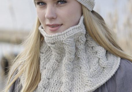 DROPS "Nepal" Snowdrift Hat & Neck Warmer Kit